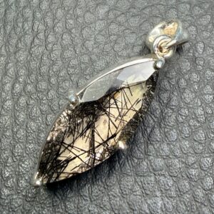 Pendentif en Quartz Tourmaline