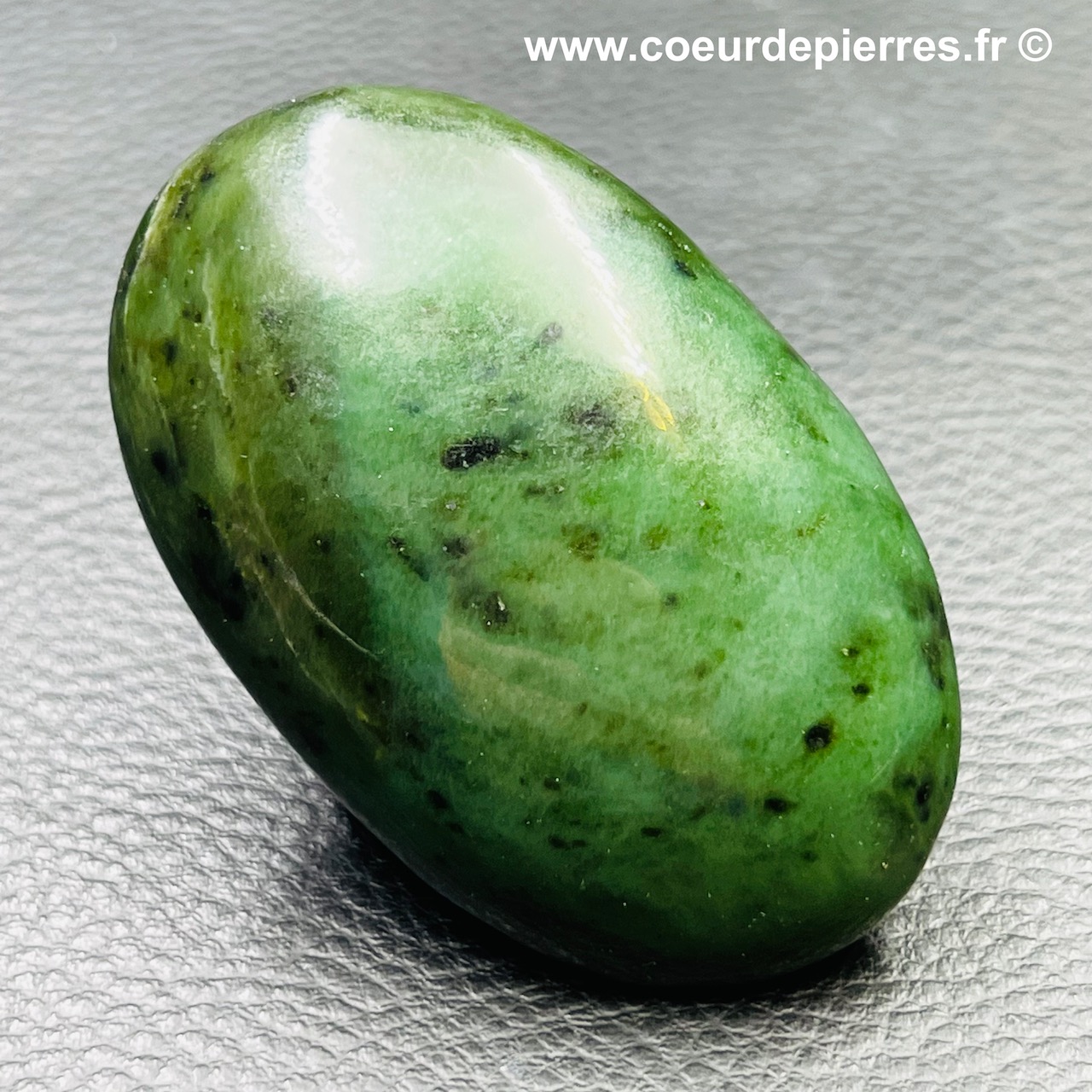 Galet en Jade du Pakistan (réf jad10)
