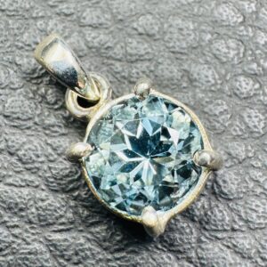 Pendentif en Topaze Bleue