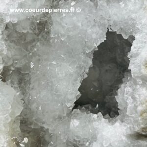 Géode de cristal de roche du Maroc 3,515kg (réf gcr17)