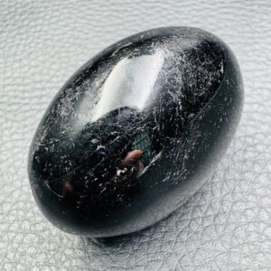 Galet de Tourmaline Noire