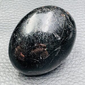 Galet de Tourmaline Noire