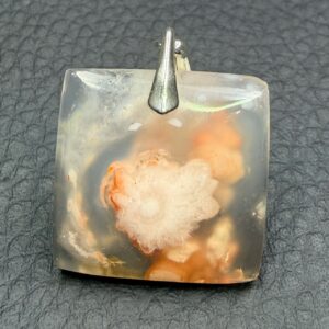 Pendentif en Agate Sakura