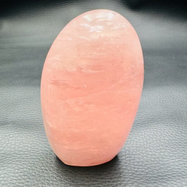 Quartz rose "Forme libre" de Madagascar (Réf sqr9) – Image 2