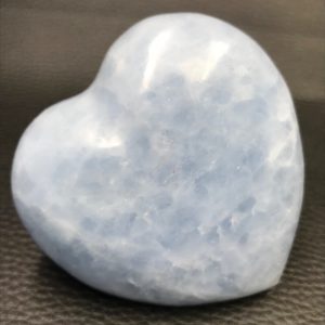 Coeur en calcite bleue de Madagascar (réf cec1)