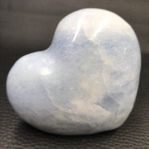Coeur en calcite bleue de Madagascar (réf cec7)