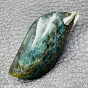 Pendentif en Obsidienne Manta Huichol