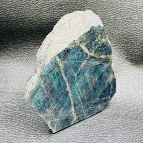 Labradorite Brute "une Face Polie" (réf l1f1) – Image 3