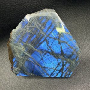Labradorite une face polie