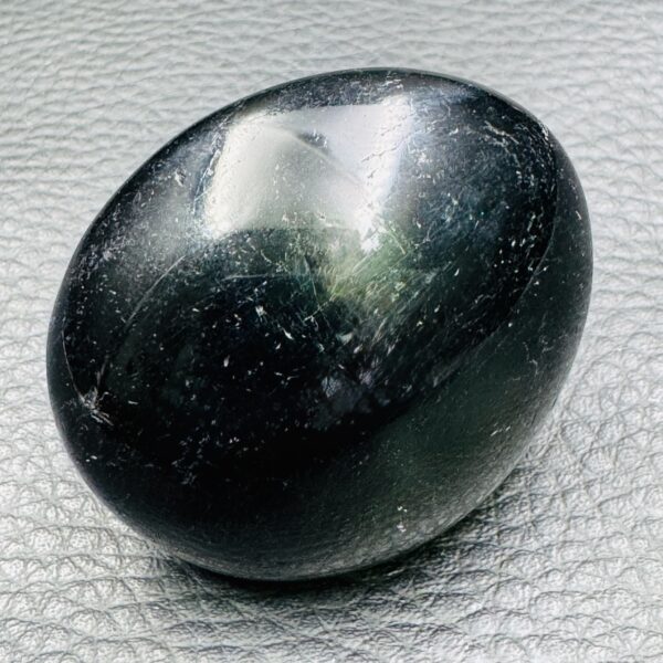 Galet de Tourmaline Noire de Madagascar (réf gt1) – Image 2