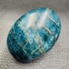 Galet en Apatite Bleue de Madagascar (réf ap2) – Image 3