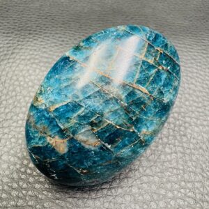Galet en Apatite Bleue