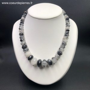 Collier perles ovales à facettes cristal de roche inclusions de tourmaline (ref cqt6)