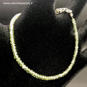 Bracelet en grenat vert de Madagascar “perles facettés de 2mm”