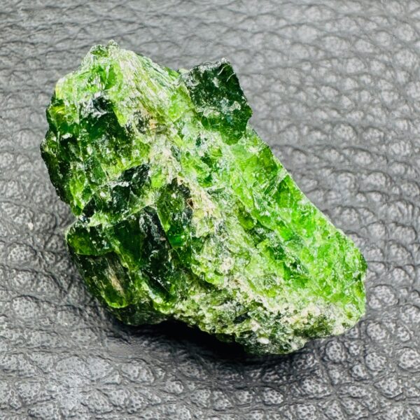 Chrome diopside de Russie « brut » (ref chd10) – Image 2