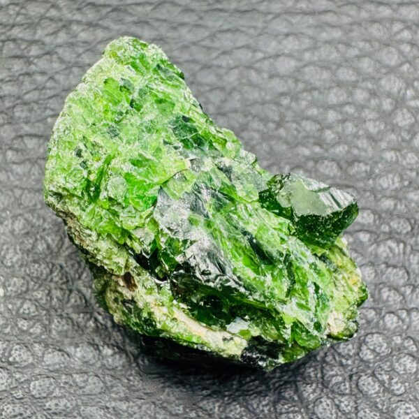 Chrome diopside de Russie « brut » (ref chd10) – Image 4