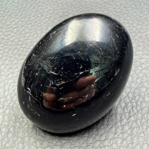 Galet de Tourmaline Noire