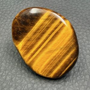 Galet en Oeil de Tigre