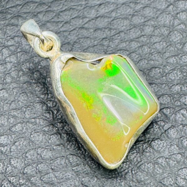 Pendentif en Opale de Welo d’Ethiopie (réf poe3) – Image 4