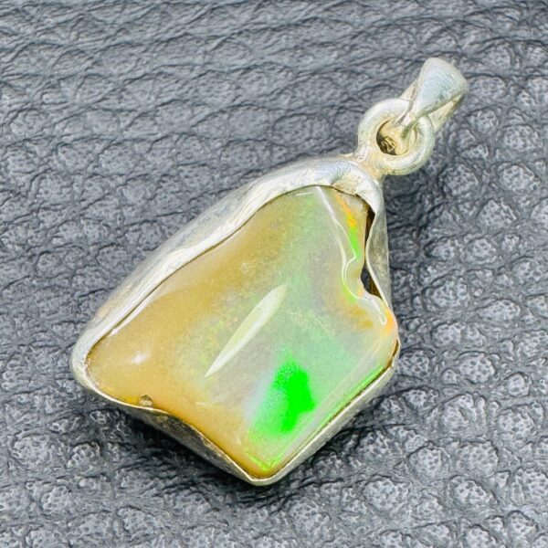 Pendentif en Opale de Welo d’Ethiopie (réf poe3) – Image 3
