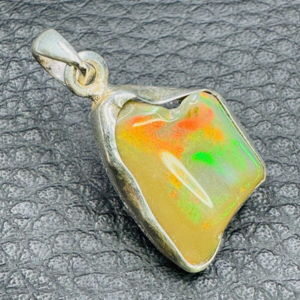 Pendentif en Opale de Welo d’Ethiopie (réf poe3) – Image 2