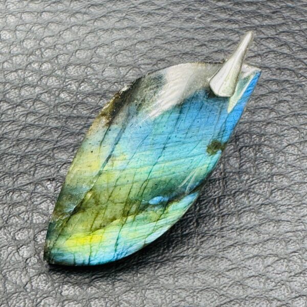 Pendentif en Labradorite Bleu Doré de Madagascar (réf ltm1) – Image 2