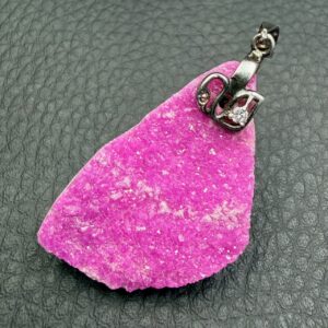 Pendentif en Cobaltocalcite