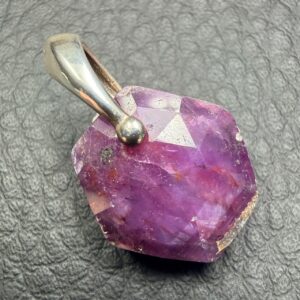 Pendentif en Rubis