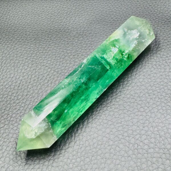 Prisme de fluorite de Madagascar (réf f2) – Image 4