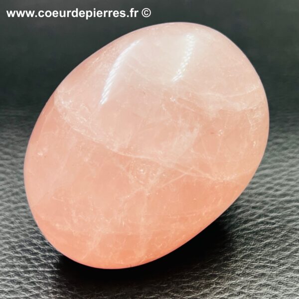 galet en quartz rose