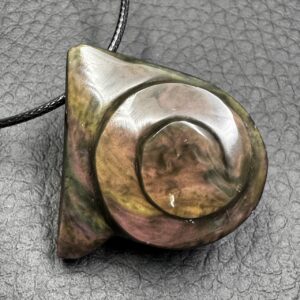 Pendentif en Obsidienne Manta Huichol