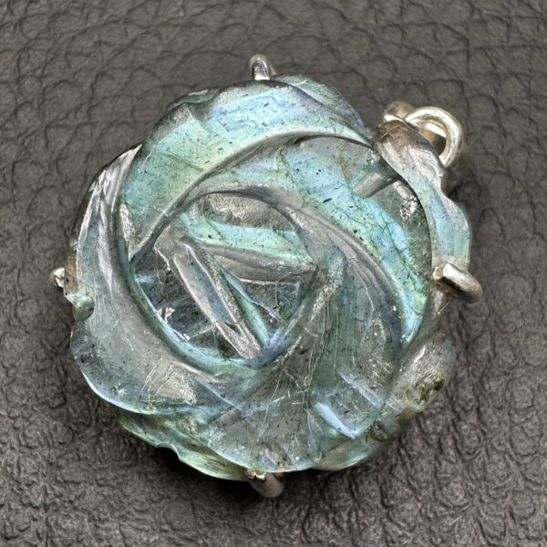 Pendentif en Labradorite "Rose" (ref lbar1) – Image 2