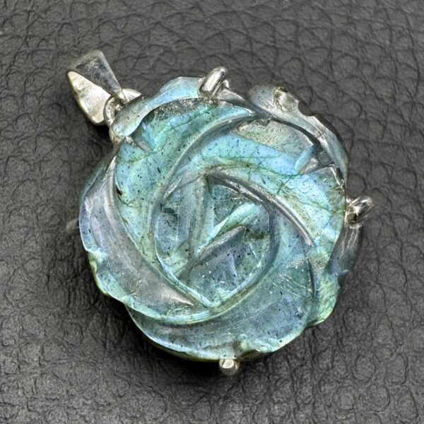 Pendentif en Labradorite "Rose" (ref lbar1) – Image 3