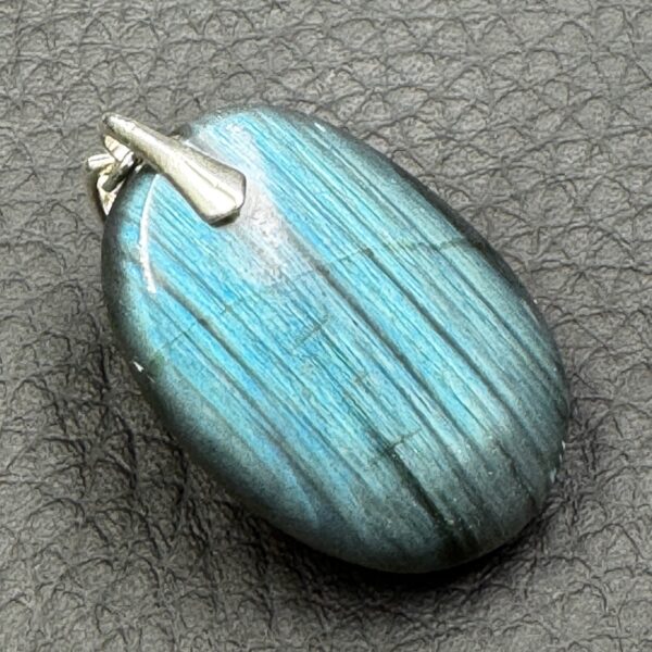 Pendentif en Labradorite Bleu Lagon
