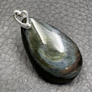 Pendentif en Obsidienne Manta Huichol
