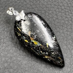 Pendentif en Nuumite