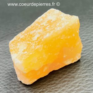Calcite orange brute de Madagascar (réf cob5)