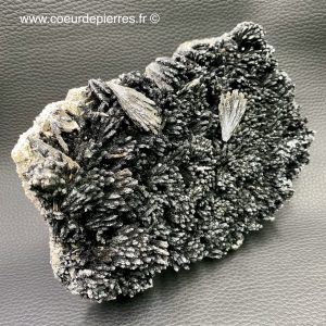 Taramite “disthène” en amas avec quartz d’Ukraine (réf tar3)