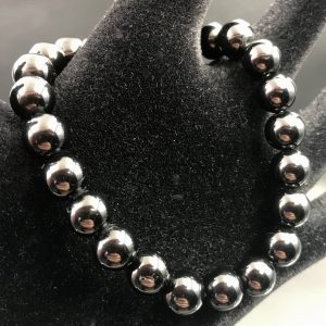Bracelet en spinelle noir de Madagascar « perles de 8mm »