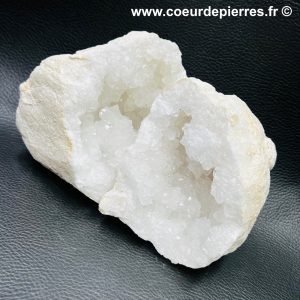Géode de cristal de roche 1,179kg du Maroc (réf gcr21)