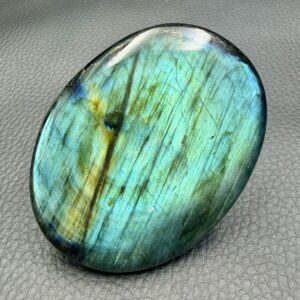 Galet de Labradorite