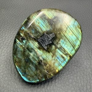 Galet de Labradorite
