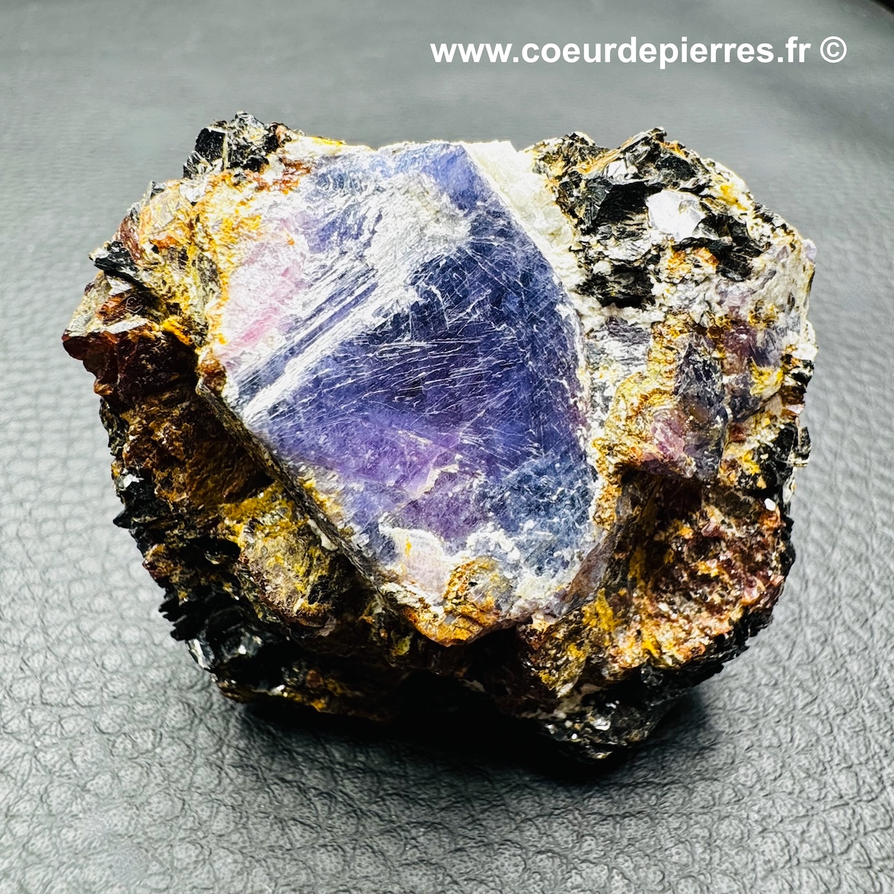 RARE !! SAPHIR BLEU DE MADAGASCAR : 9.7 mm x 4.6 mm ★★ p225