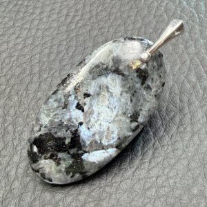 Pendentif en Larvikite