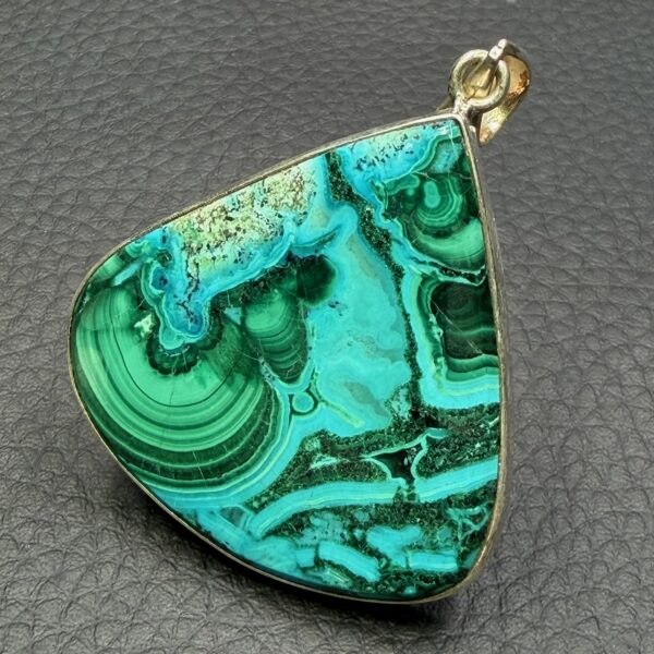 Pendentif en chrysocolle et malachite du Congo (réf c20) – Image 2
