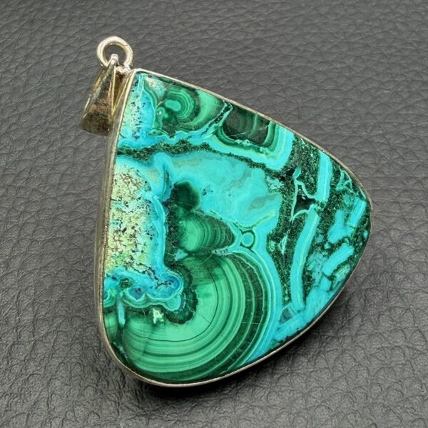 Pendentif en chrysocolle et malachite du Congo (réf c20) – Image 3