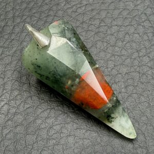 Pendentif en Jaspe Sanguin Héliotrope