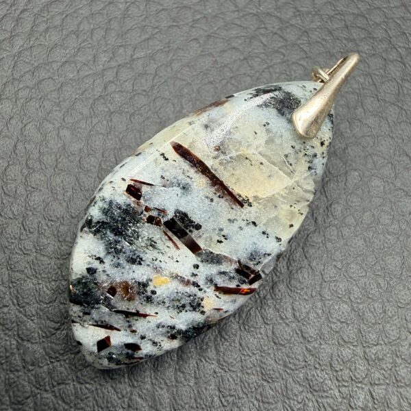 Pendentif Astrophyllite