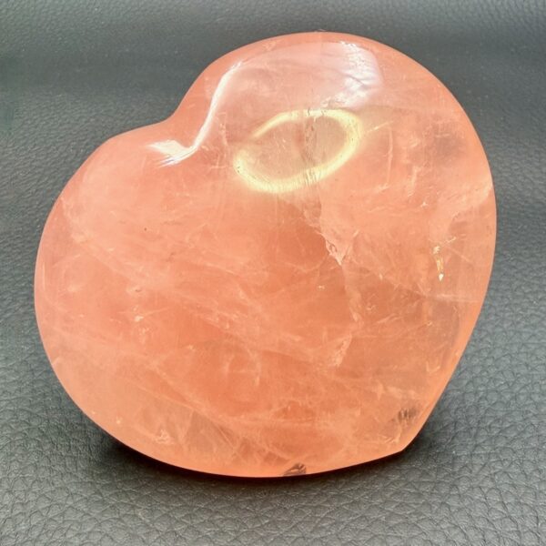Coeur en Quartz Rose de Madagascar (réf cqr7) – Image 2