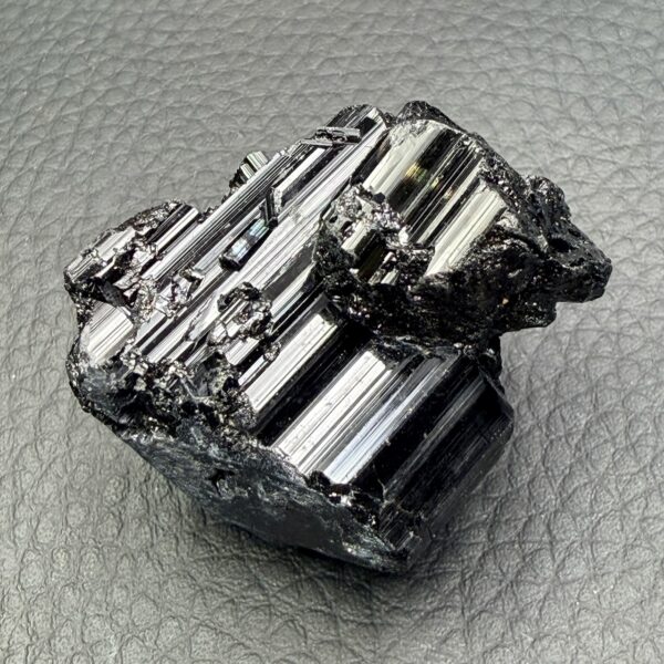 Tourmaline Schorl de Madagascar (réf t27) – Image 3